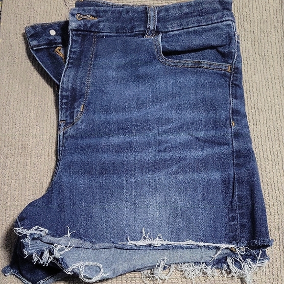 American Eagle Outfitters Women's Distressed Blue Jean Shorts - Picture 9 of 9
